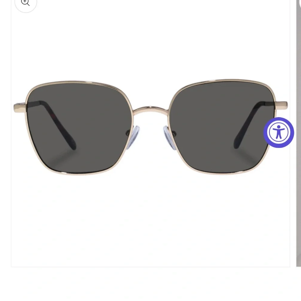 Gold and Black Women's Sunglasses - Picture 4 of 5